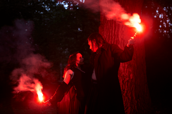 Японский фальшфейер красного огня (фаер)