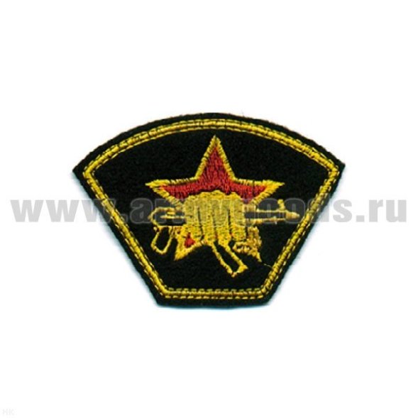 Шеврон вышит. Кулак с автоматом
