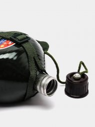 Фляжка с пластиковой крышкой