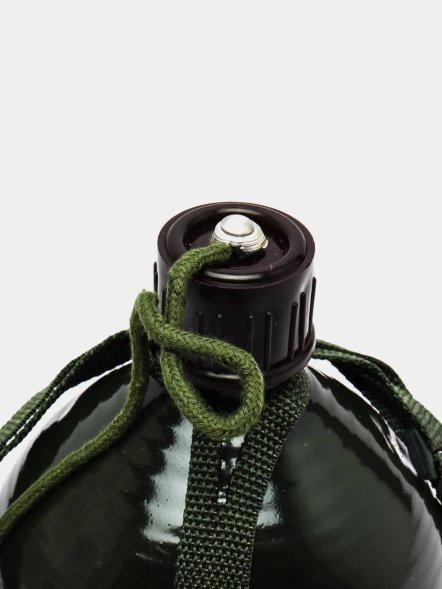 Фляжка с пластиковой крышкой