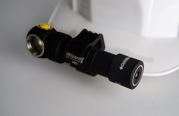 Крепление на строительную каску AHM-02