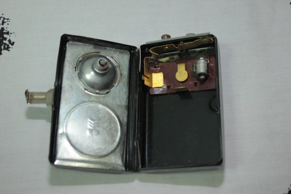 Фонарь сигнальный советский КСФ черный из сериала Перевал Дятлова